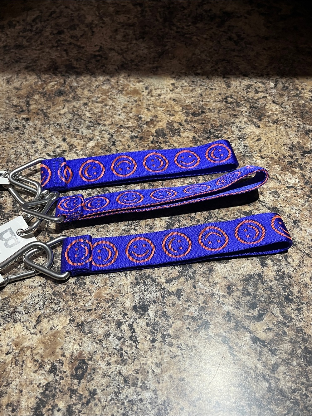 BAGGU Logo Keychain - Picture 7 of 7